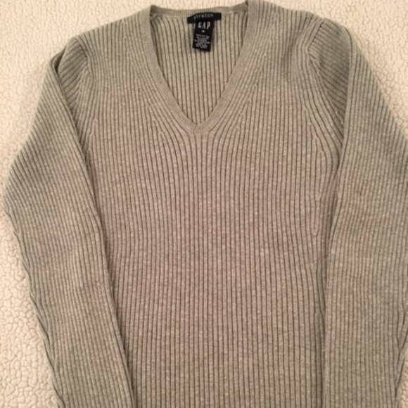 GAP Sweaters - GAP Gray V-Neck Ribbed Sweater - Size M